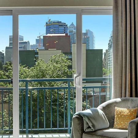City Water View Oasis With Pool & Gym Near Cruise In Heart Of Seattle Exterior photo