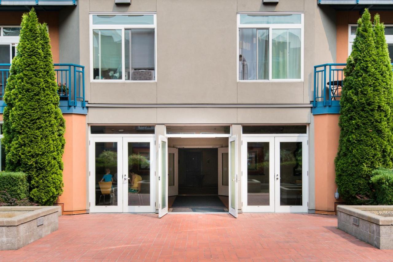 City Water View Oasis With Pool & Gym Near Cruise In Heart Of Seattle Exterior photo