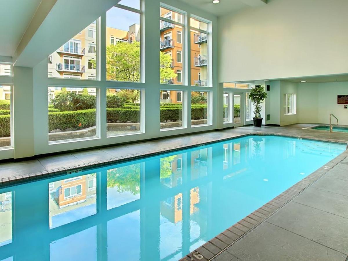 City Water View Oasis With Pool & Gym Near Cruise In Heart Of Seattle Exterior photo