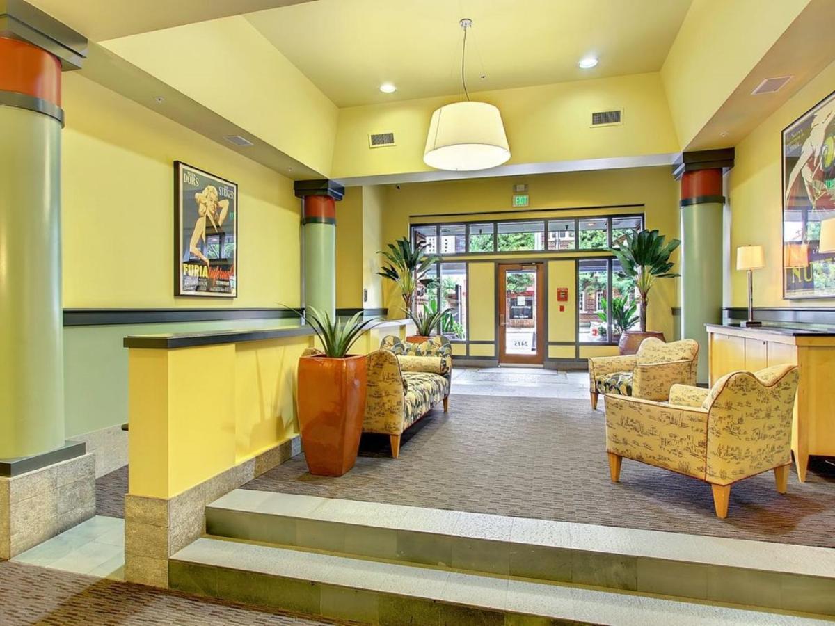 City Water View Oasis With Pool & Gym Near Cruise In Heart Of Seattle Exterior photo